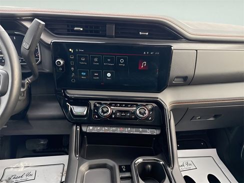 Used 2025 GMC Sierra 2500 AT4 w/ AT4 Premium Plus Package image 14