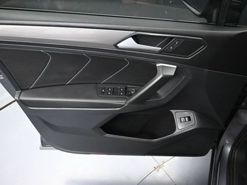 Used 2024 Volkswagen Tiguan SE FWD image 26