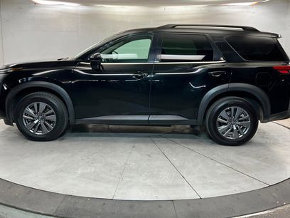 Used 2024 Nissan Pathfinder SV