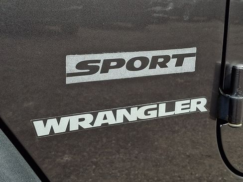 Used 2016 Jeep Wrangler Sport w/ Quick Order Package 23S AWD/4WD image 29