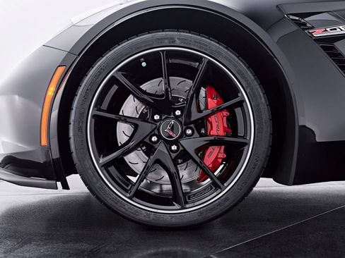 Used 2016 Chevrolet Corvette Z06 w/ 3LZ Preferred Equipment Group RWD image 3