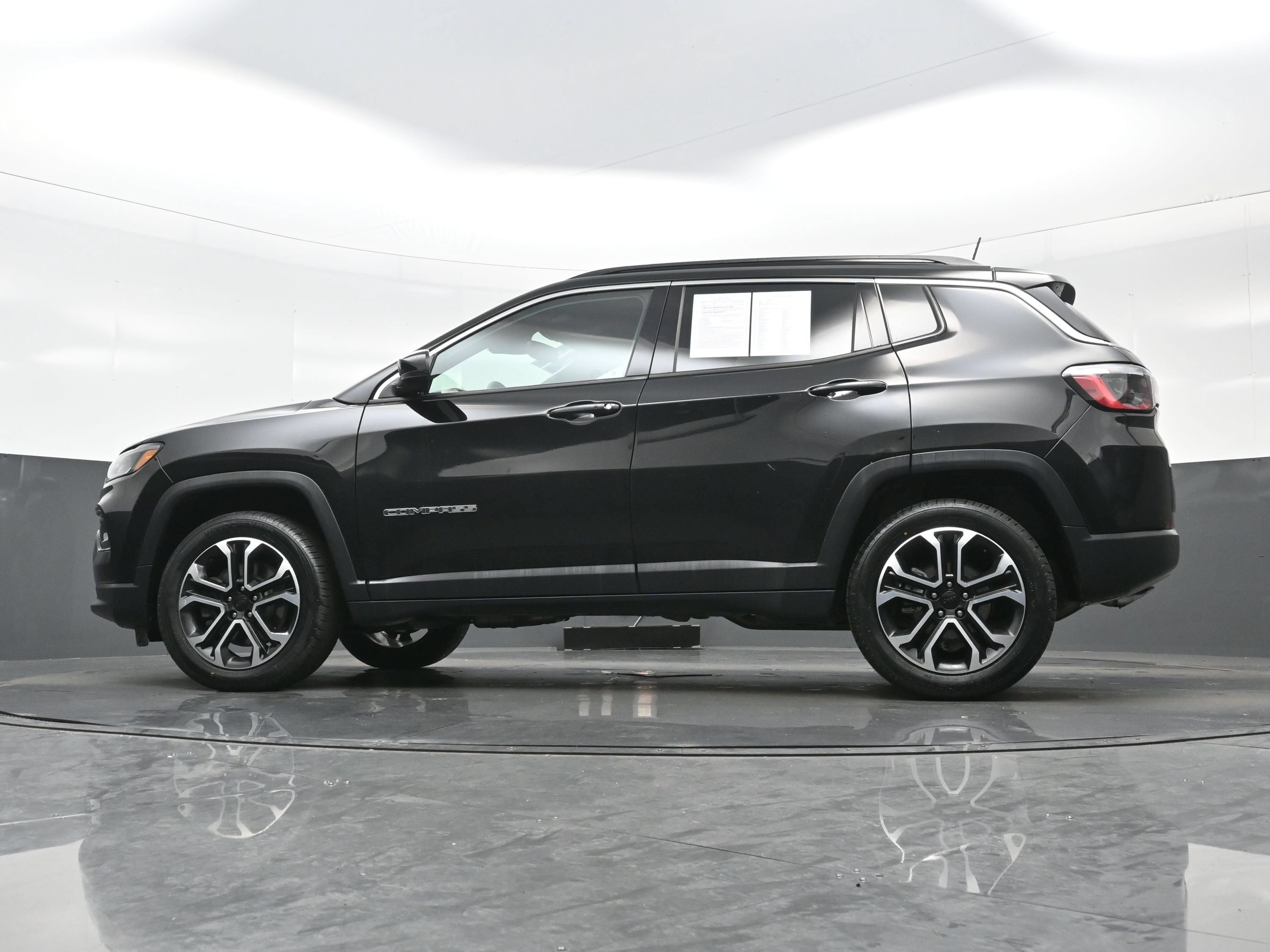 Used 2023 Jeep Compass Limited AWD/4WD image 23