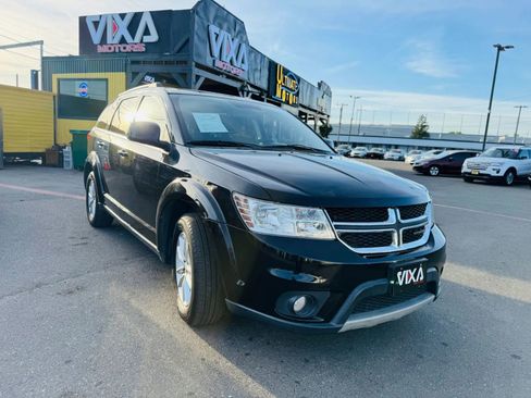 Used 2015 Dodge Journey SXT w/ Flexible Seating Group image 3