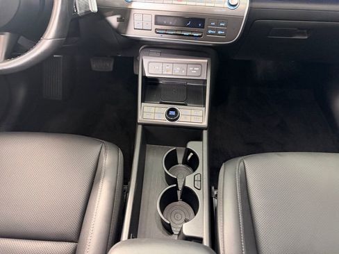 Used 2025 Hyundai Kona Limited FWD image 15
