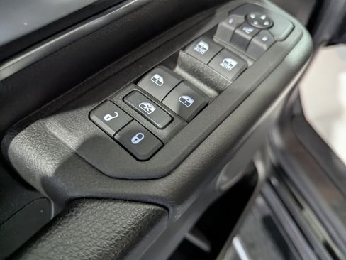 Used 2025 RAM 1500 Big Horn AWD/4WD image 19