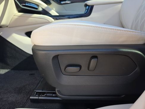 Certified 2023 Buick Envision Avenir AWD/4WD image 32