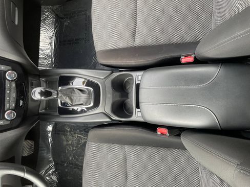 Used 2021 Nissan Rogue Sport SV image 27