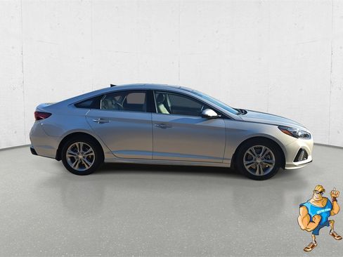 Used 2018 Hyundai Sonata Limited w/ Ultimate Package 07 image 4