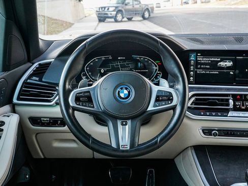 Used 2022 BMW X5 xDrive45e w/ M Sport Package image 11