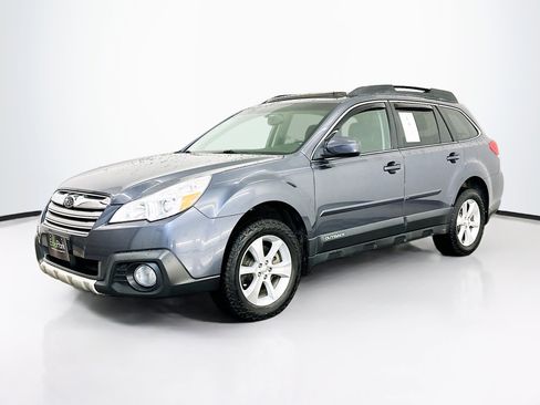 Used 2014 Subaru Outback 3.6R Limited w/ Moonroof Package AWD/4WD image 3