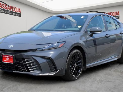 Certified 2025 Toyota Camry SE w/ Convenience Package AWD/4WD image 1