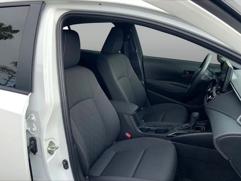 Used 2025 Toyota Corolla LE w/ LE Premium Package image 8