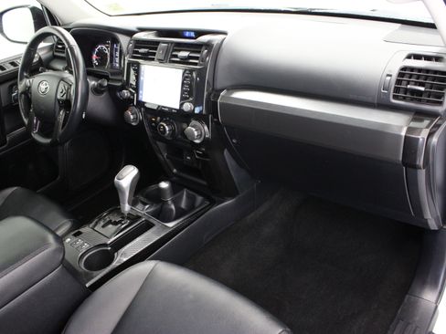 Used 2023 Toyota 4Runner TRD Off-Road Premium w/ Moonroof Package AWD/4WD image 38