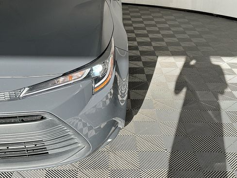 Used 2025 Toyota Corolla LE FWD image 9