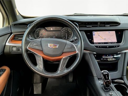 Used 2021 Cadillac XT5 Premium Luxury image 10