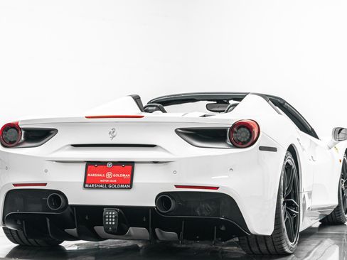 Used 2018 Ferrari 488 Spider RWD image 9