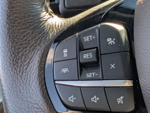 Used 2022 Ford Explorer King Ranch w/ Technology Package image 8