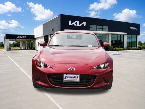 Used 2019 MAZDA MX-5 Miata RF Grand Touring RWD image 2