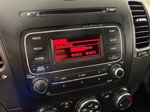 Used 2016 Kia Forte LX image 22