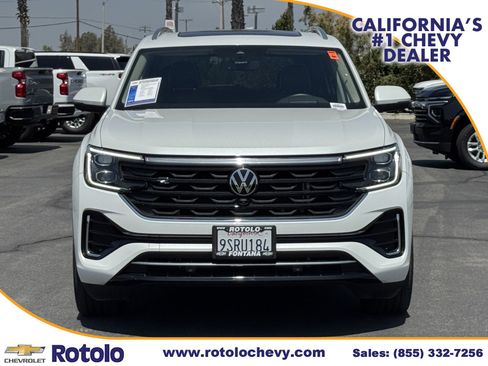 Used 2025 Volkswagen Atlas SEL Premium R-Line AWD/4WD image 2