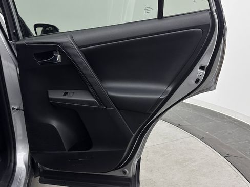 Used 2016 Toyota RAV4 XLE FWD image 30