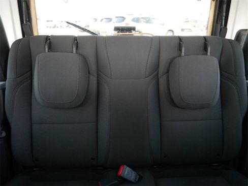 Used 2022 Jeep Wrangler Willys image 11