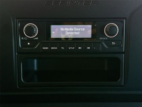 Used 2022 Mercedes-Benz Sprinter 2500 image 11