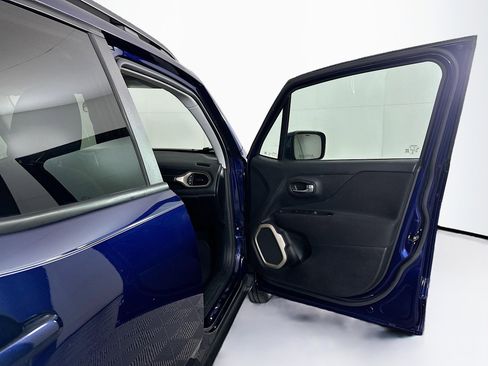 Used 2017 Jeep Renegade Latitude image 30