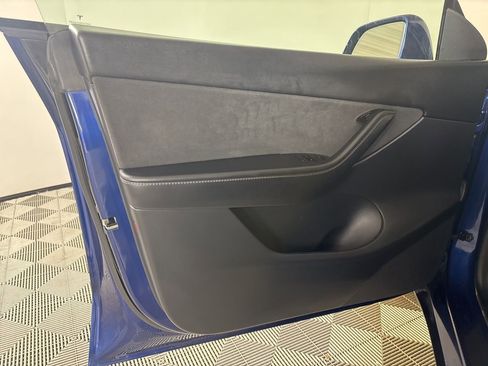 Used 2021 Tesla Model Y Long Range image 7