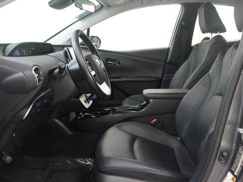 Used 2017 Toyota Prius Prime Premium image 21