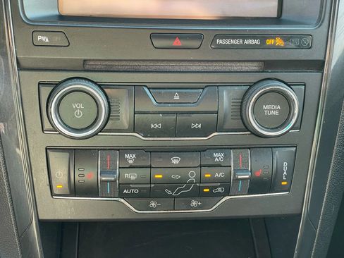 Used 2016 Ford Explorer XLT w/ Equipment Group 202A image 19