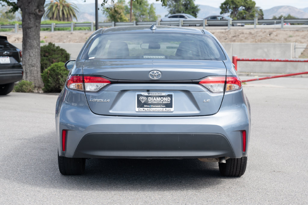 Used 2025 Toyota Corolla LE FWD image 5