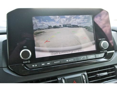 Used 2024 Nissan Pathfinder S image 20