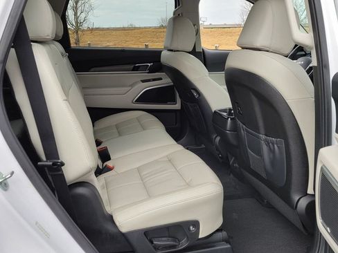 Used 2022 Kia Telluride EX FWD image 14