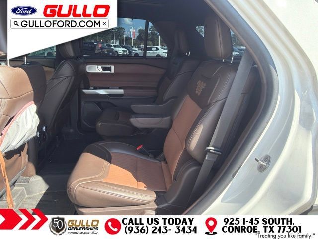 Used 2021 Ford Explorer King Ranch w/ Premium Technology Package RWD image 11