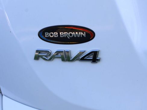 Used 2018 Toyota RAV4 XLE AWD/4WD image 8