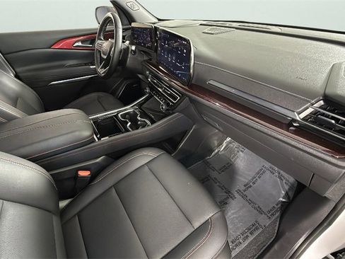 Certified 2025 Chevrolet Traverse Z71 w/ Enhanced Driving Package image 36