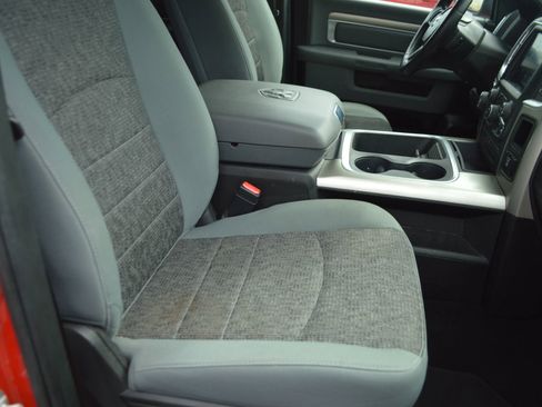 Used 2018 RAM 1500 Classic SLT w/ Luxury Group AWD/4WD image 24