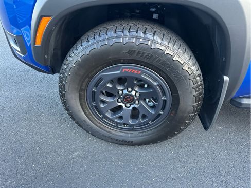 Used 2025 Nissan Frontier PRO-4X w/ Pro Premium Package image 11