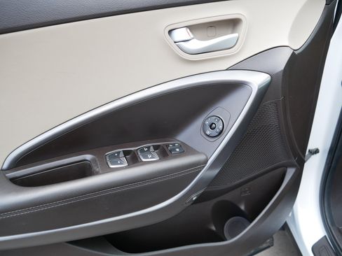 Used 2017 Hyundai Santa Fe Sport FWD image 15