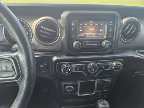 Used 2021 Jeep Wrangler Unlimited Sport AWD/4WD image 17