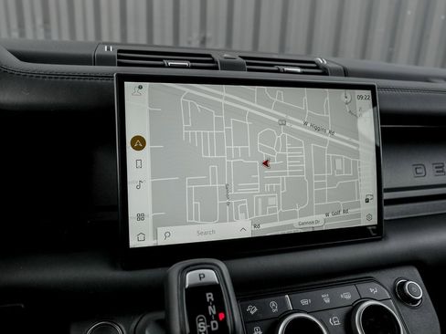 Used 2025 Land Rover Defender 130 S image 13