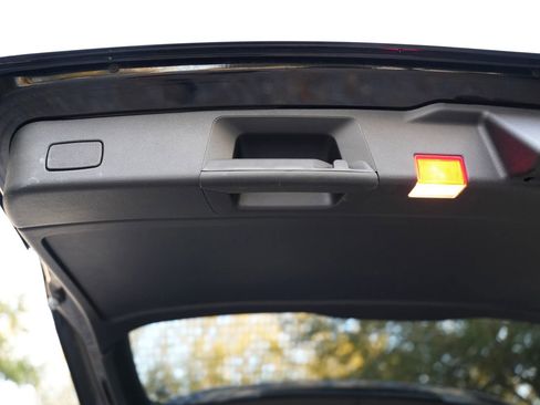 Used 2015 Mercedes-Benz ML 350 2WD image 40