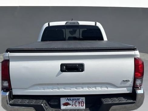 Used 2018 Toyota Tacoma TRD Off-Road AWD/4WD image 20
