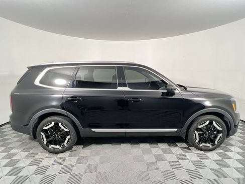 Certified 2024 Kia Telluride EX w/ EX Captain's Chair Package FWD image 2