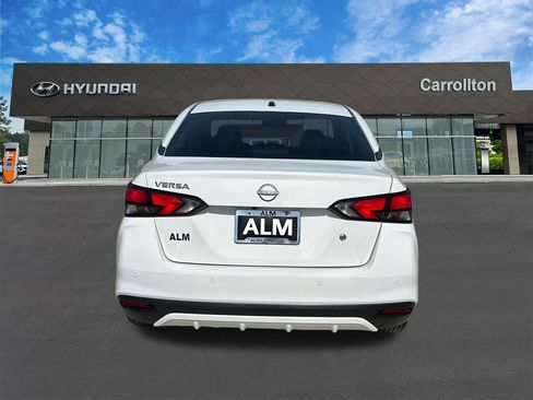 Used 2025 Nissan Versa S w/ Trunk Package image 6