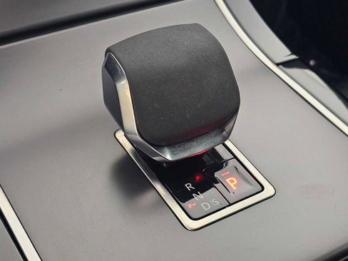 Used 2024 Land Rover Range Rover Evoque Dynamic SE image 30