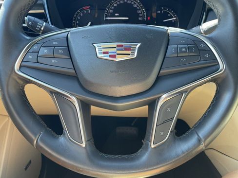 Used 2019 Cadillac XT5 FWD image 19