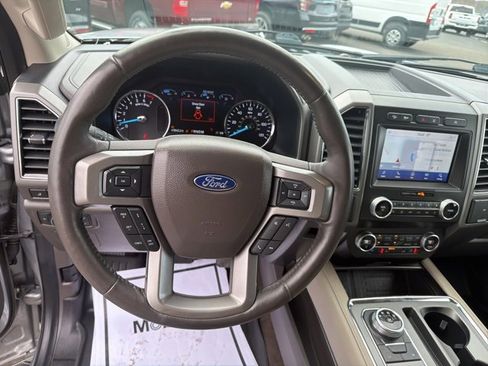 Used 2021 Ford Expedition XLT image 2