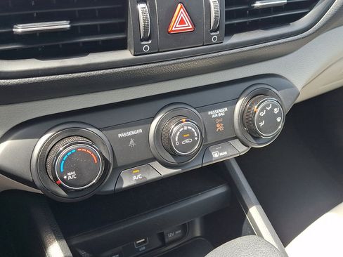 Used 2023 Kia Forte LXS w/ LXS Technology Package FWD image 30